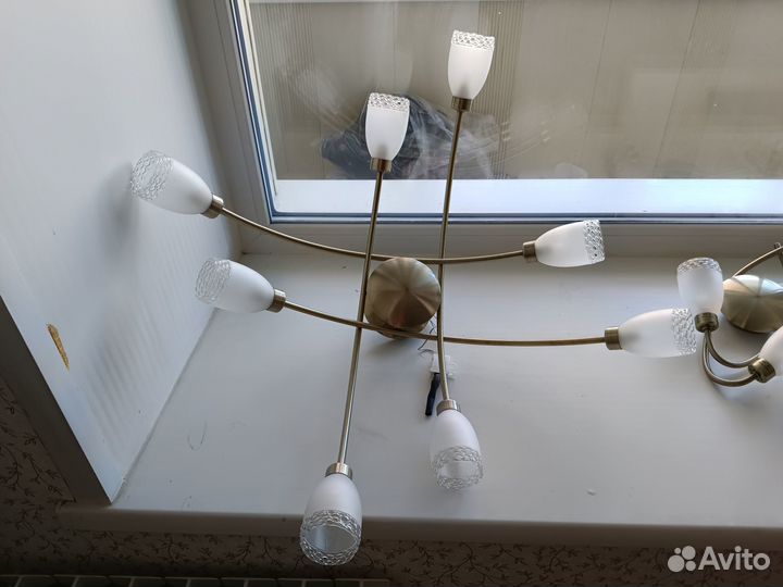 Люстра потолочная и бра