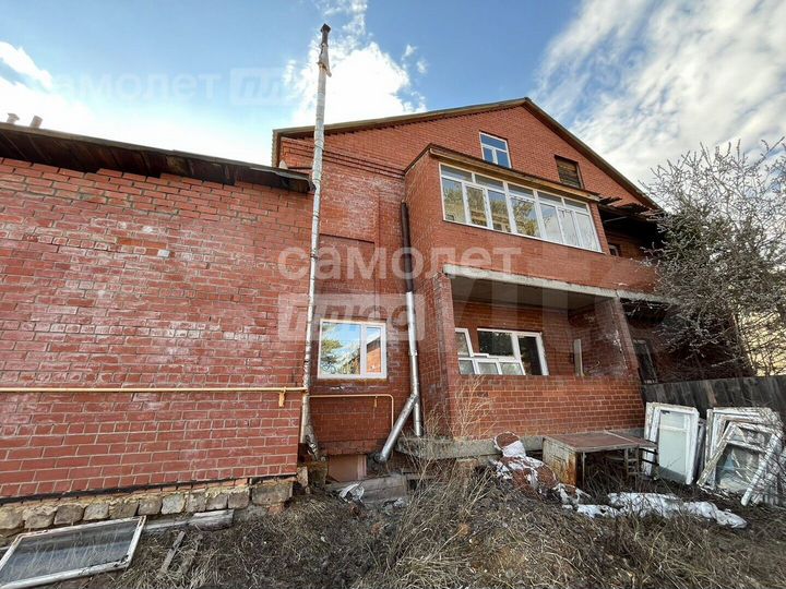 Коттедж 291,9 м² на участке 17,1 сот.