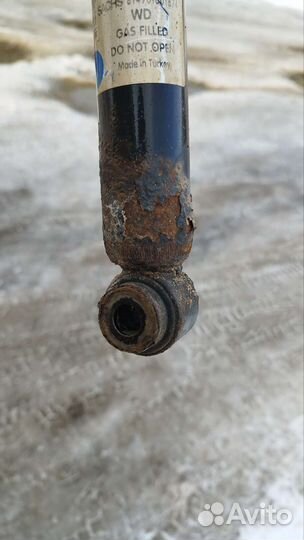 Задний амортизатор renault Megan 3