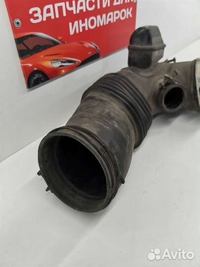 Патрубок воздушного фильтра (Hyundai Equus)