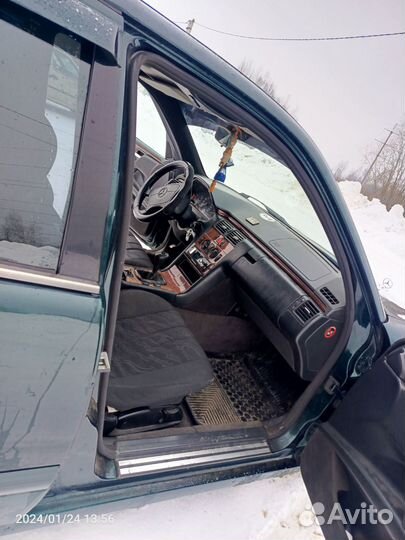 Mercedes-Benz E-класс 2.0 МТ, 1997, 493 913 км