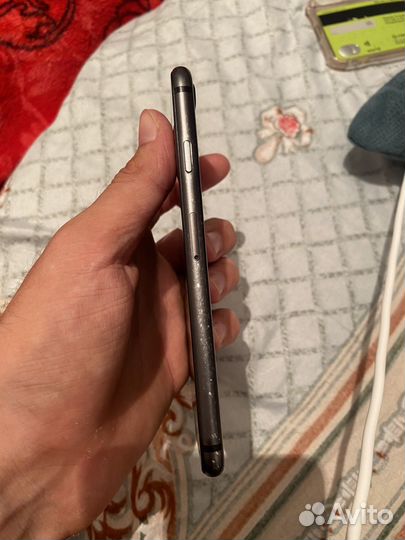 Телефон iPhone 8 64 gb
