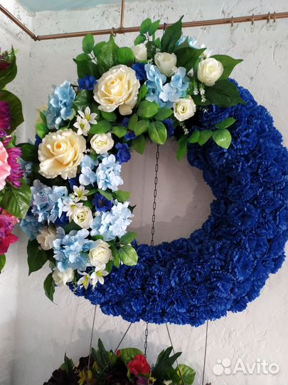 Траурные венки и корзины