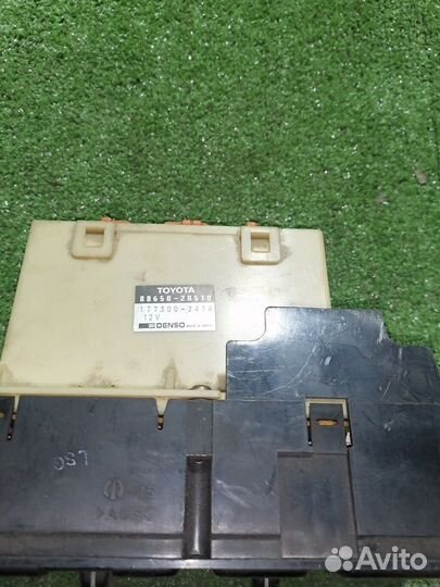 Блок управления климатической установкой Toyota Ca