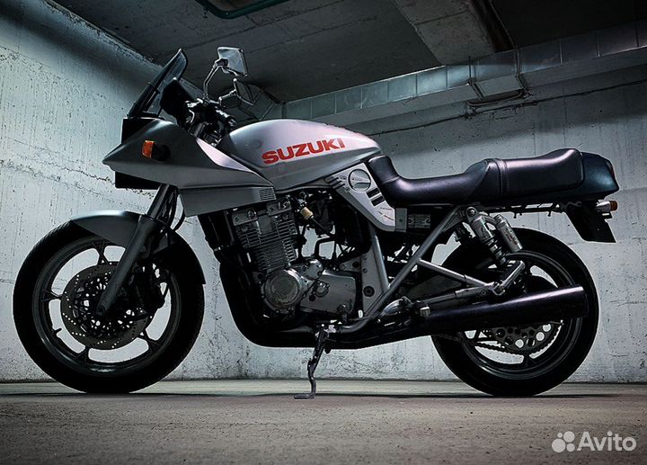 Suzuki GSX 400 S Katana