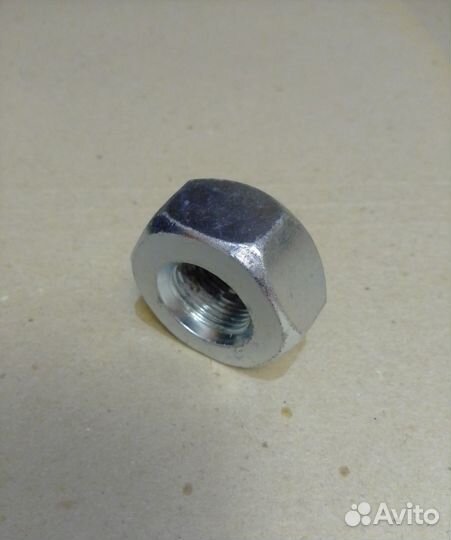 Гайка М20х1.5 колеса газ-3307,53,паз,урал правая