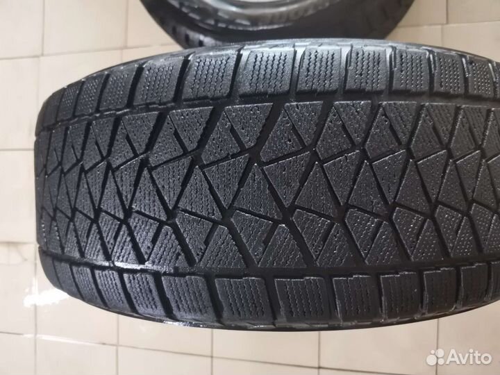 Bridgestone Blizzak DM-V2 26.5/60 R18