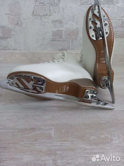 Коньки для фигурного катания edea Chorus р. 235