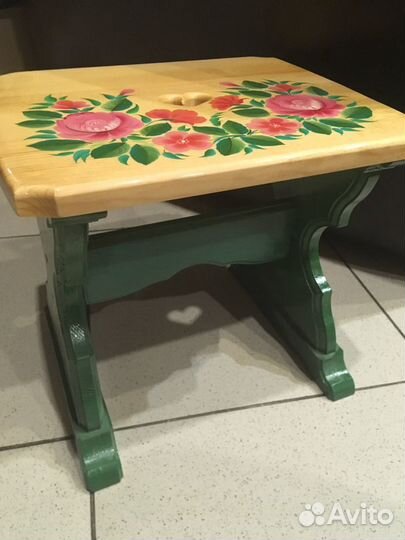 Деревянные детские стульчики с традиционными русск