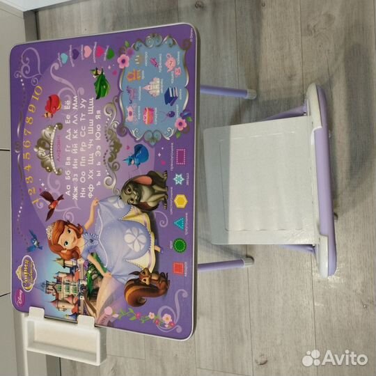 Стол и стул для девочки