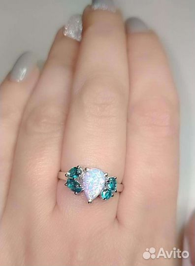 Серебряное кольцо с опалом