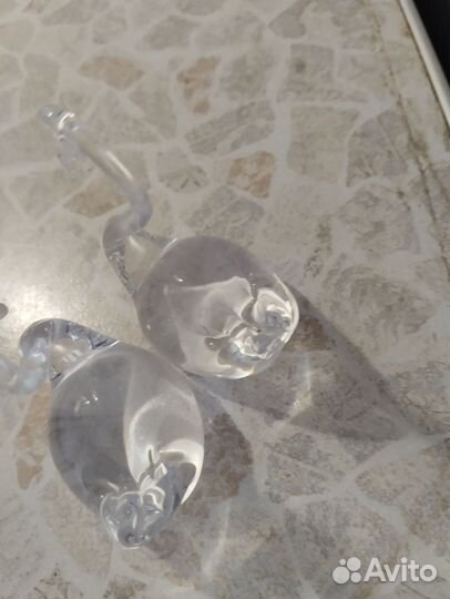 Статуэтка лебедь стекло