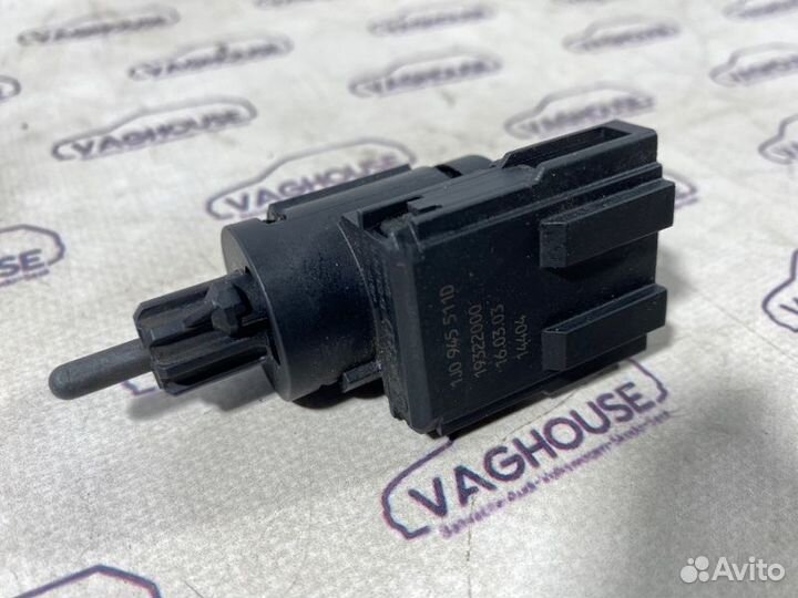 Датчик включения стоп сигнала Porsche Cayenne 955