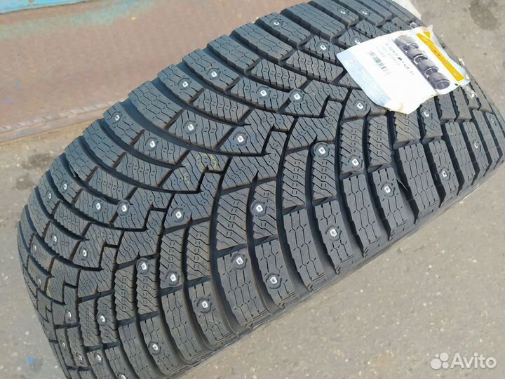 Pirelli Scorpion Ice Zero 2 285/45 R22 114H