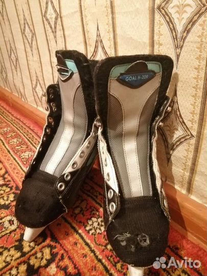 Продам хоккейные коньки