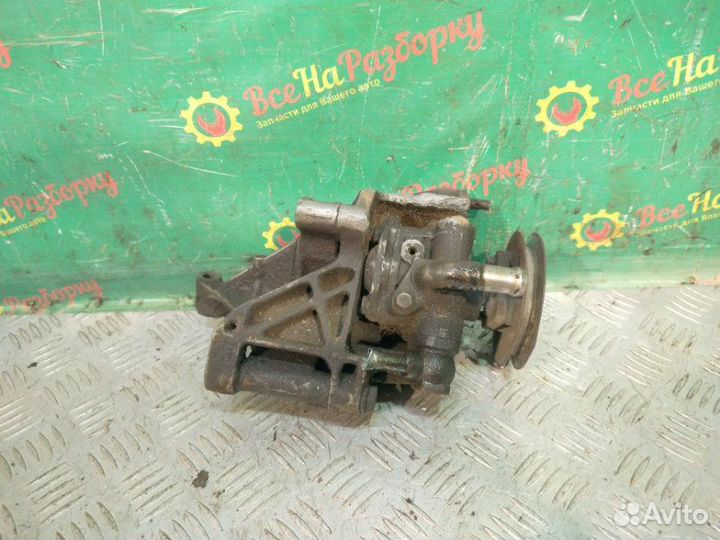 Насос гидроусилителя руля Volkswagen Golf 3