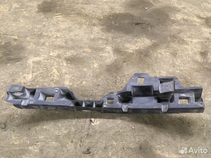 Кронштейн фары правый Renault Scenic 3