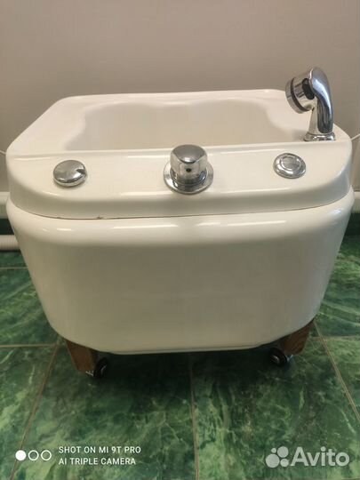 Ванна для педикюра с гидромассажем