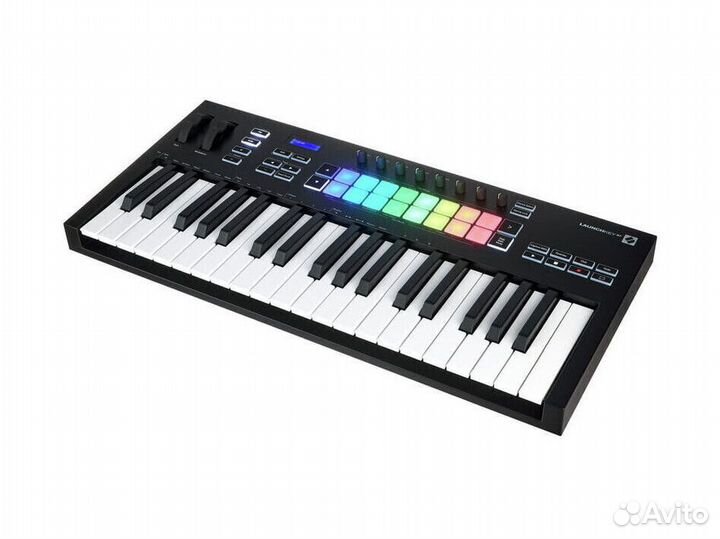 Novation Launchkey 37 MK3 midi клавиатура