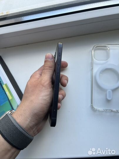 iPhone 12, 64 ГБ