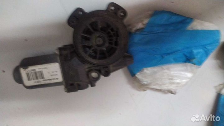 Моторчик стеклоподъемника рено