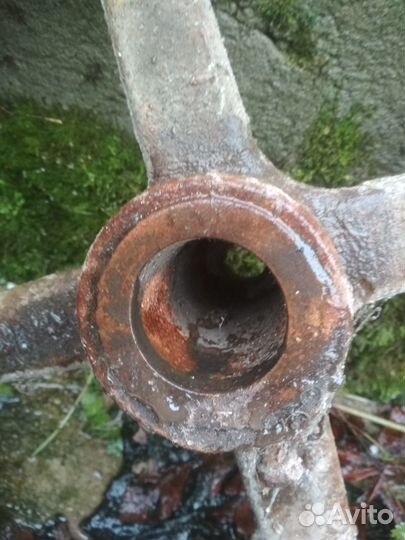 Трактор революции-колеса от него