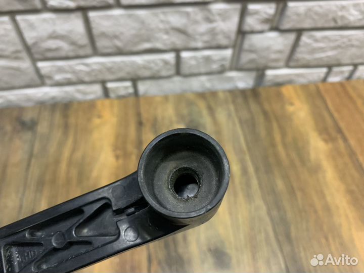 Mitsubishi Lancer Поводок стеклоочистителя LH RH