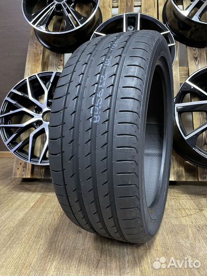 Yokohama Advan Sport V105S 245/45 R17 99Y