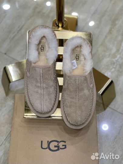 Женские короткие ботинки Ugg Stitch Slip On Sand