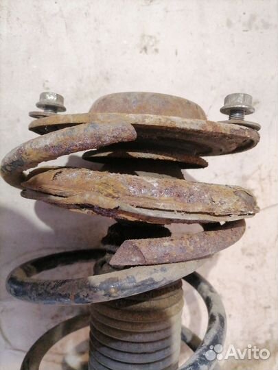 Стойка амортизатора переднего левого Hyundai Sonat