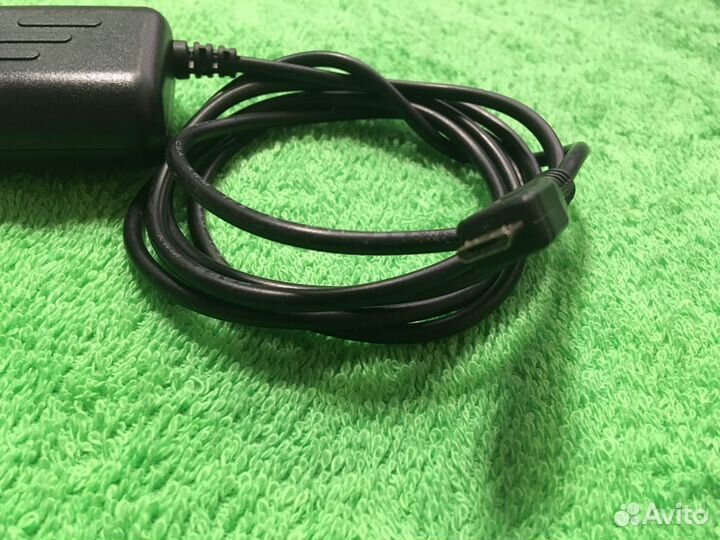 Зарядка в автомобиль с круглым штекером