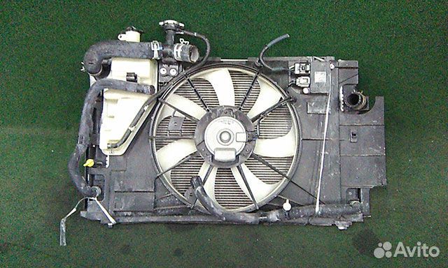 Радиатор охлаждения двигателя Toyota Aqua