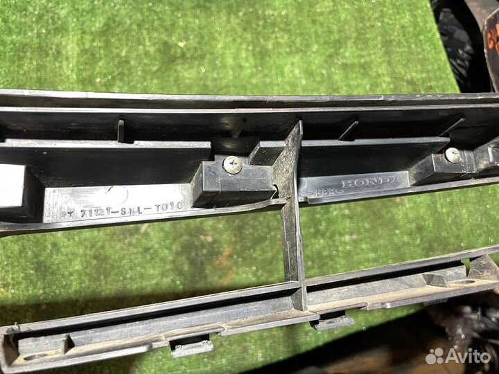 Решетка радиатора honda civic 4D