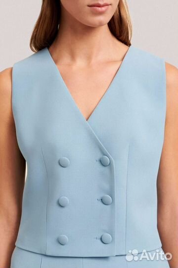 Жилет в голубом цвете, 44 размер
