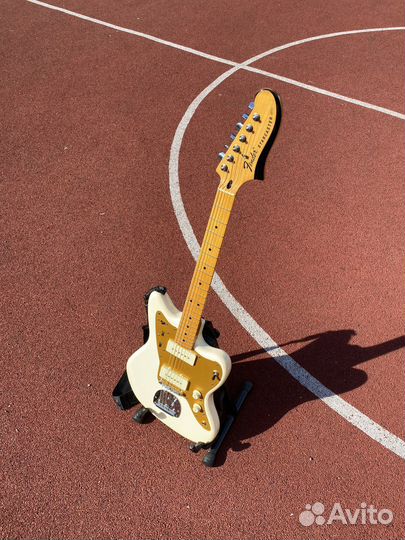 Squier j mascis starcaster jazzmaster