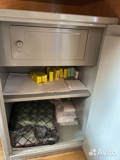 Сейф металлический