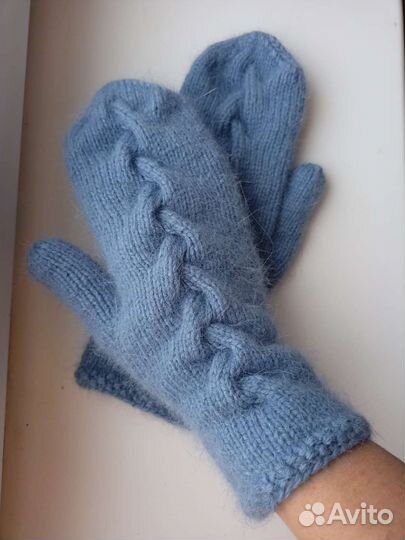 Варежки женские