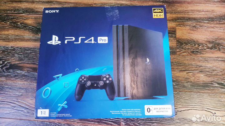 Sony PlayStation 4 Pro 1 Tb с 2 геймпадами и 5 игр