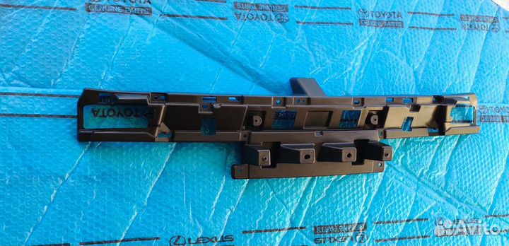 Кронштейн в решетку радиатора Lx без дефектов