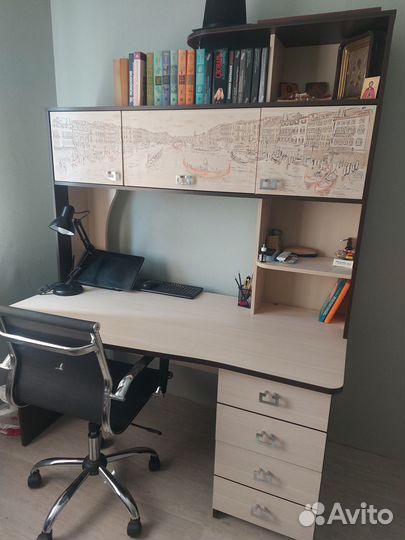 Детский письменный стол