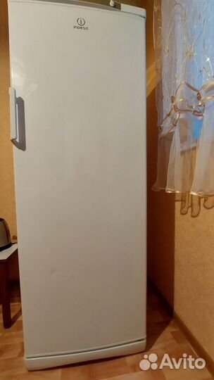 Морозильный шкаф