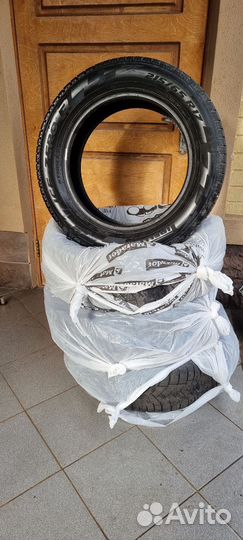 Pirelli Ice Zero FR SUV 215/65 R17