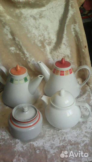 Заварочный чайник. Сахарница