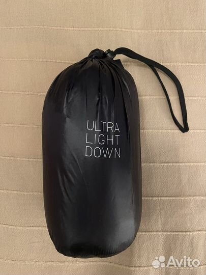 Легкий пуховик uniqlo размер 40 юникло