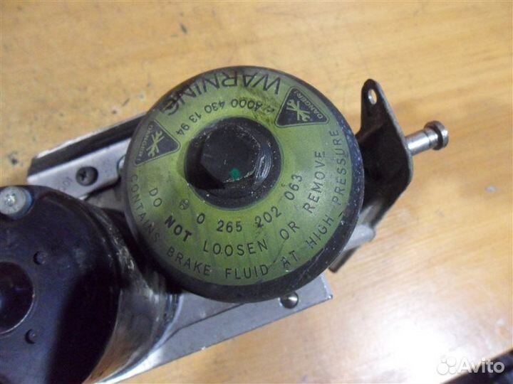 Блок ABS A0004301394 Mercedes-Benz E-Class W211