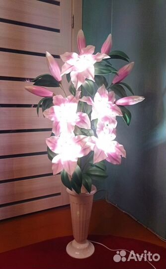 Светильник Лилия