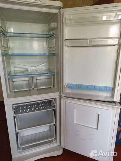 Холодильник бу indesit