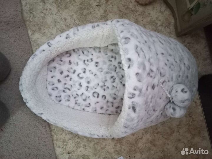 Лежанка для кошек