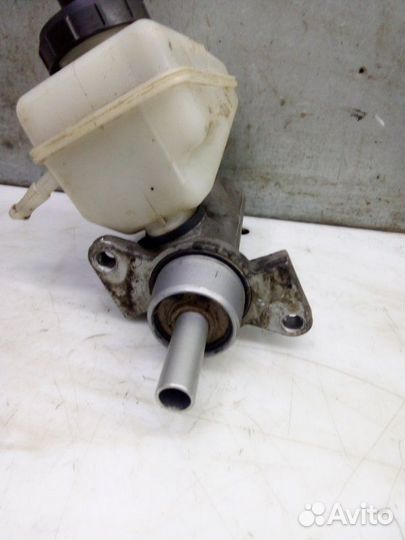 Главный тормозной цилиндр Renault Logan седан 1.6