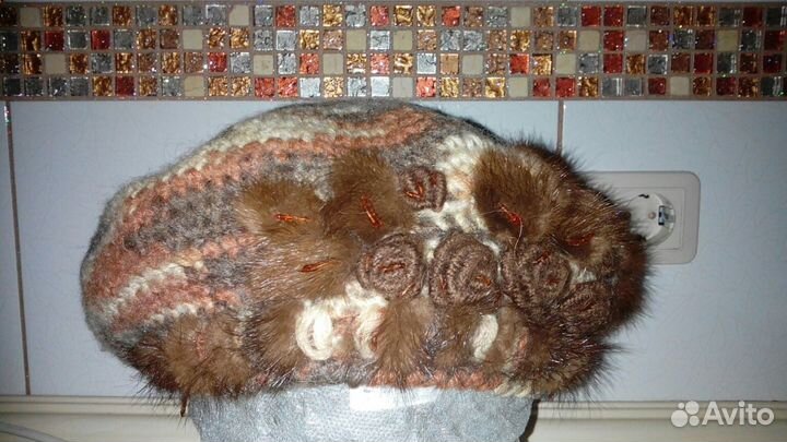 Берет зимний с меховой отделкой